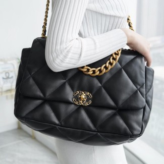 팬더샵 샤넬 19 맥시 핸드백 램스킨 & 골드 메탈 블랙