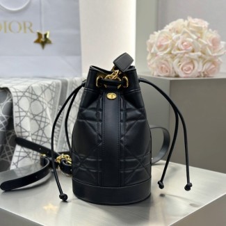 디올 스몰 백팩 블랙 서플 맥시까나쥬