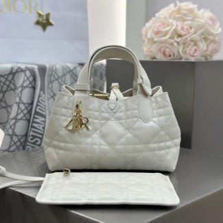 디올 뜨주흐 스몰 토트백 화이트