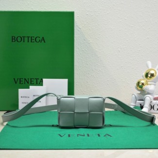 보테가베네타 캔디 카세트백 그레이 그린