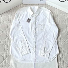 로에베 화이트 아나그램 포켓 셔츠