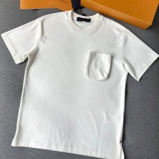 루이비통 모노그램 3D 포켓 반팔티 화이트