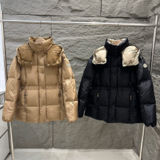 몽클레어 Agneux 스퀘어 퀼팅 후드 쇼트 다운 재킷